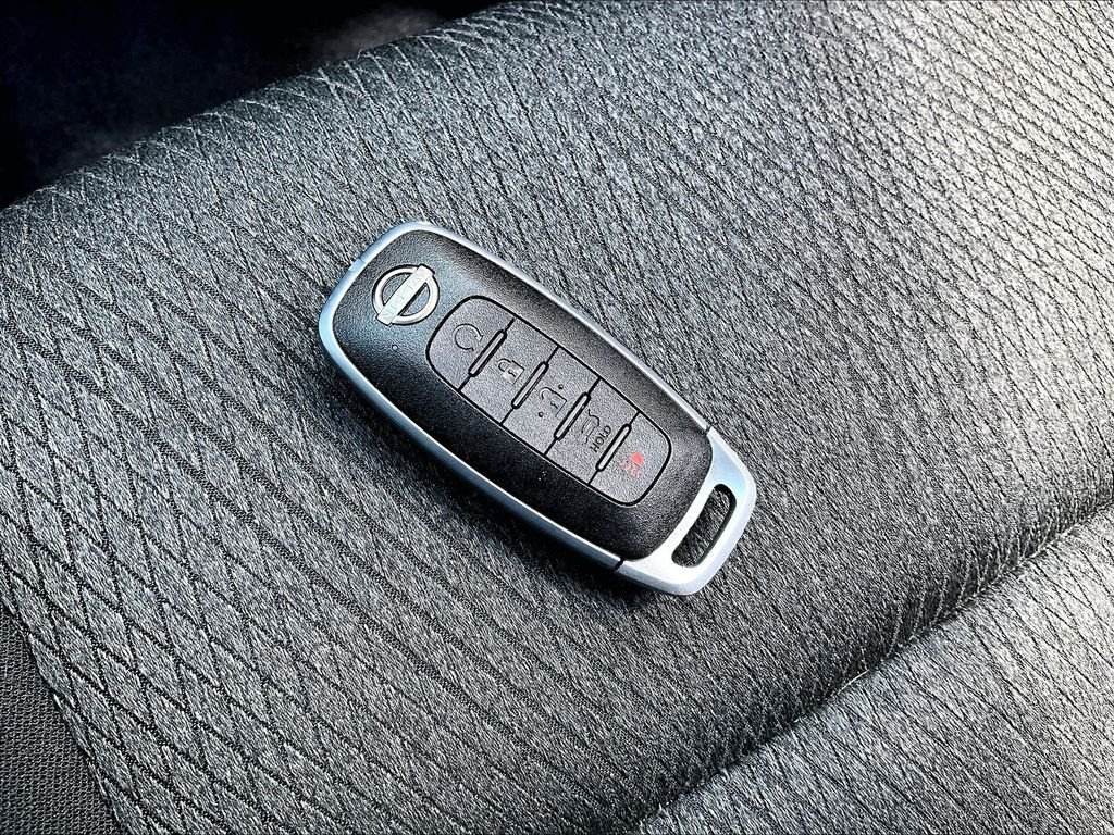 Used 2025 Silver Nissan SV image 29