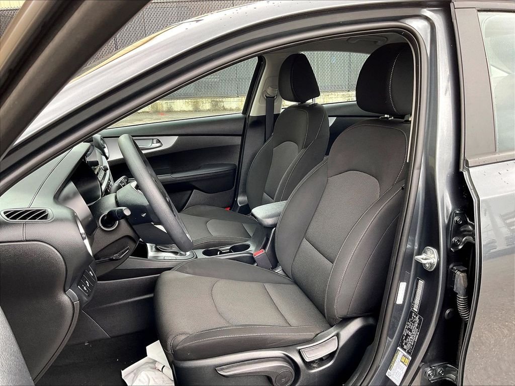 Used 2023 Gray Kia LXS image 10