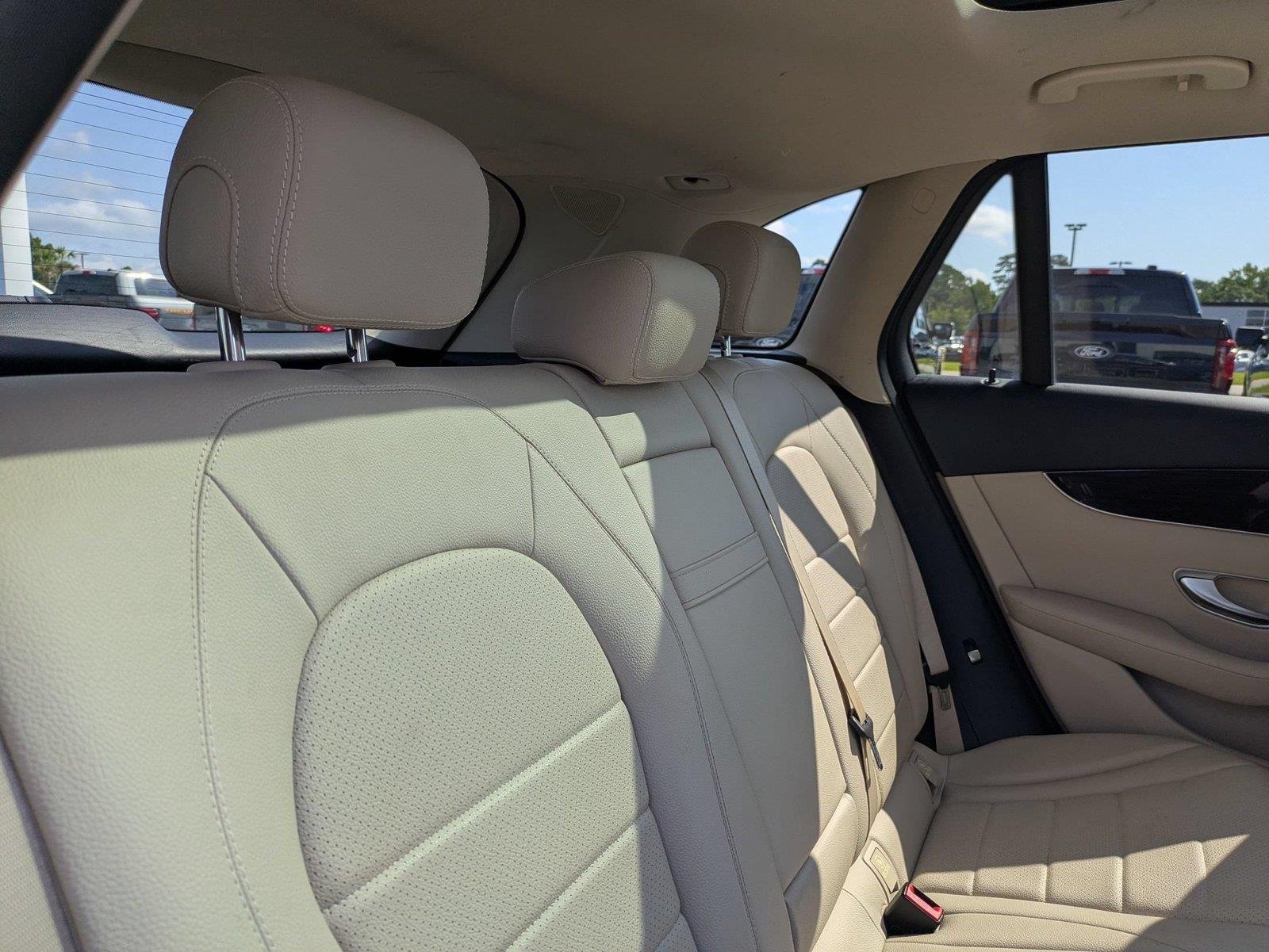 Used 2016 Lunar Blue Metallic Mercedes-Benz GLC 300 image 31