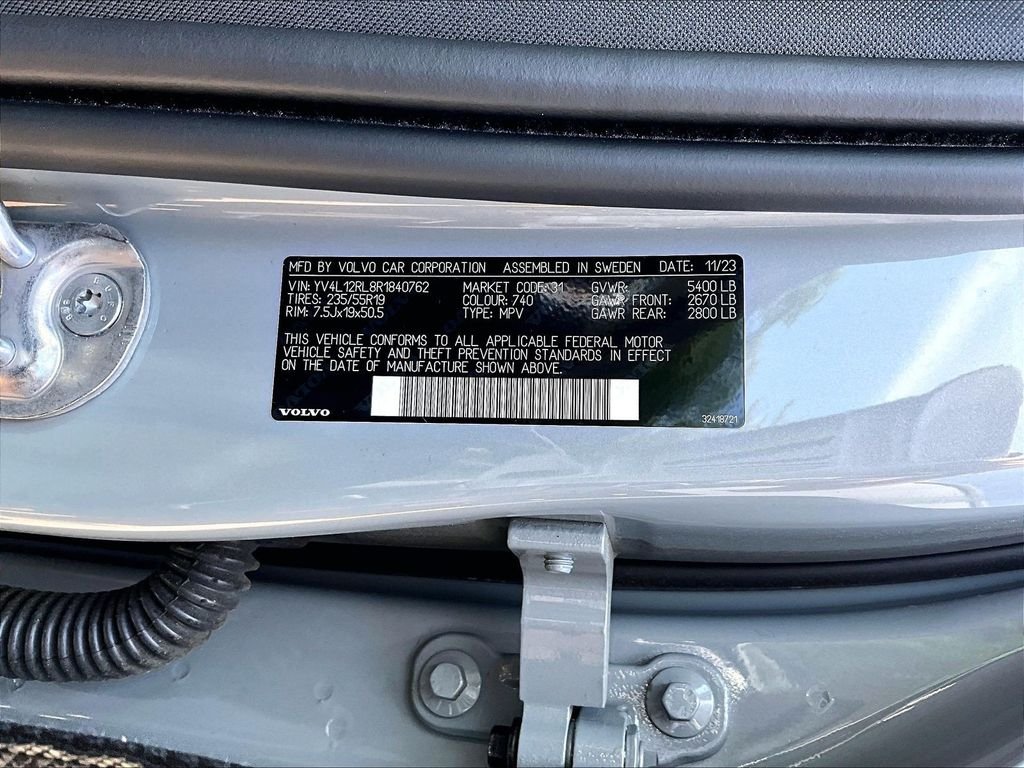Used 2024 Gray Volvo B5 Plus Dark Theme image 9