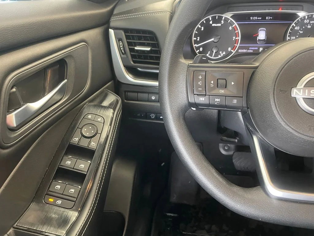 Used 2024 Gray Nissan SV image 12