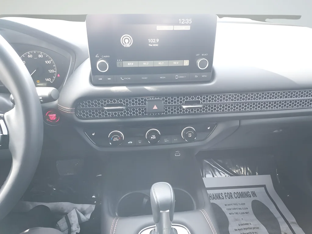 Used 2025  Honda Sport image 16