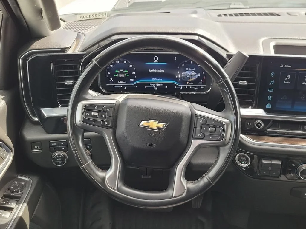 Used 2024 Summit White Chevrolet LT image 11