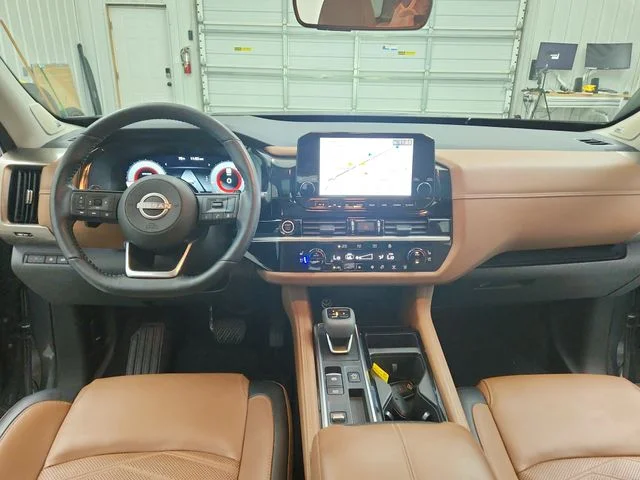 Used 2024 Gray Nissan Platinum image 27
