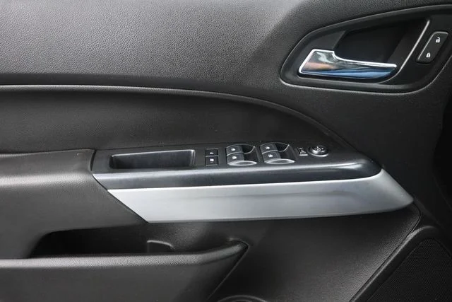 Used 2018 White Chevrolet ZR2 image 22