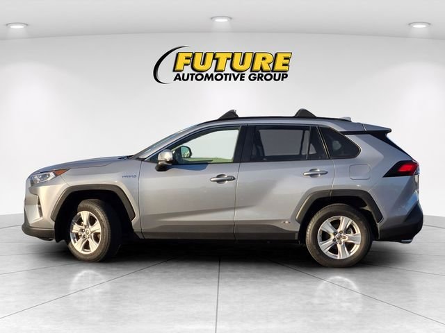 Used 2019 Silver Toyota XLE image 7