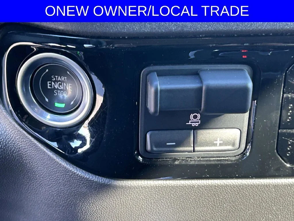 Used 2024 Volcanic Red Tintcoat GMC SLT image 21