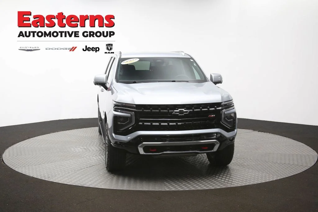 Used 2025 Gray Chevrolet Z71 image 54