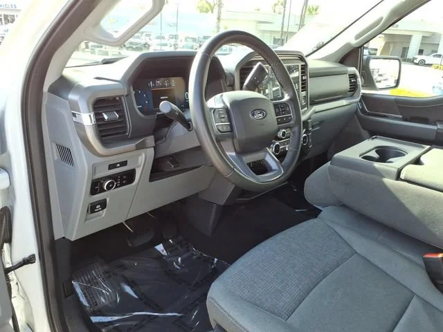 Used 2025 Oxford White Ford XLT image 15