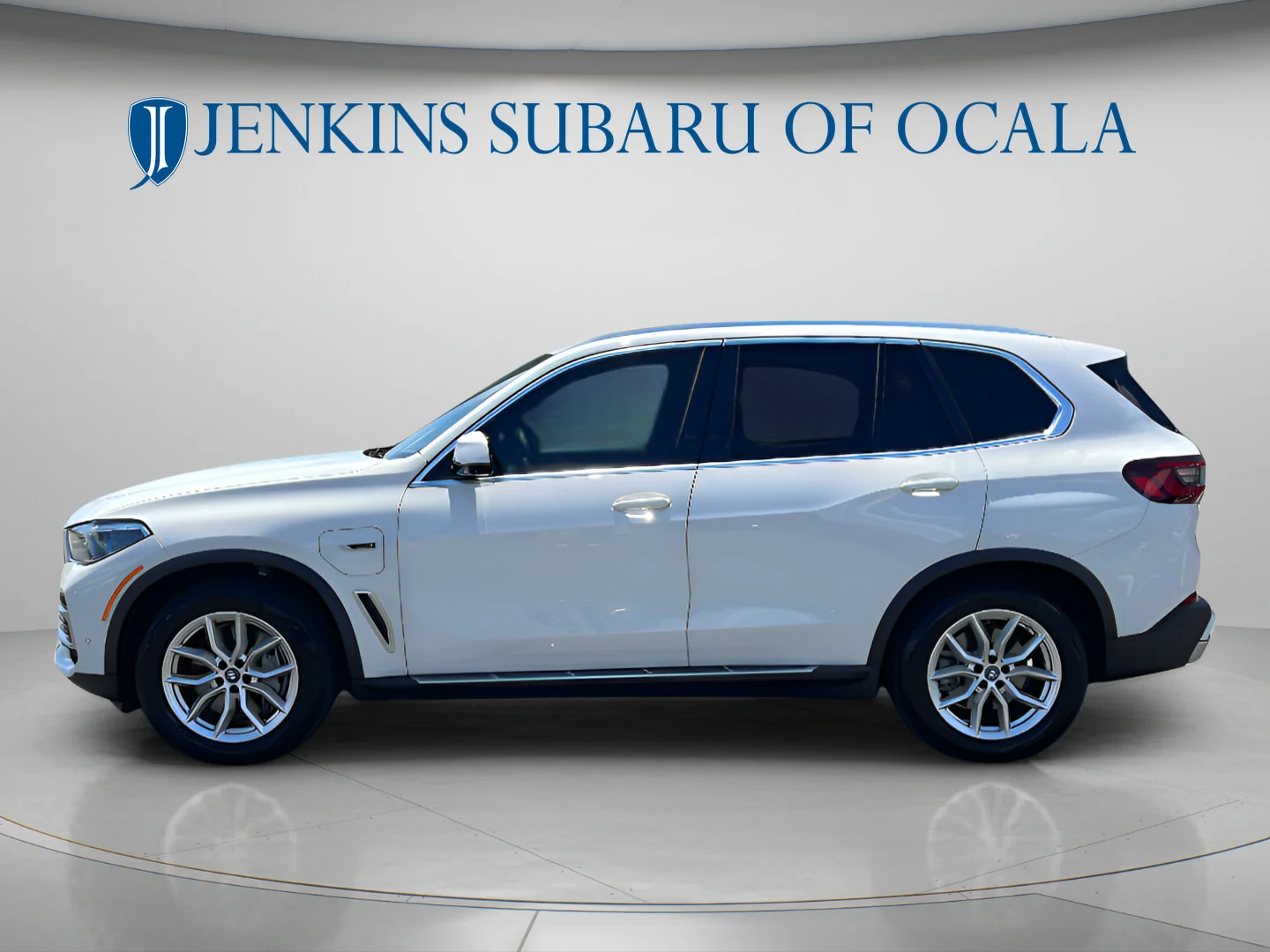 Used 2023 Alpine White BMW xDrive45e image 6