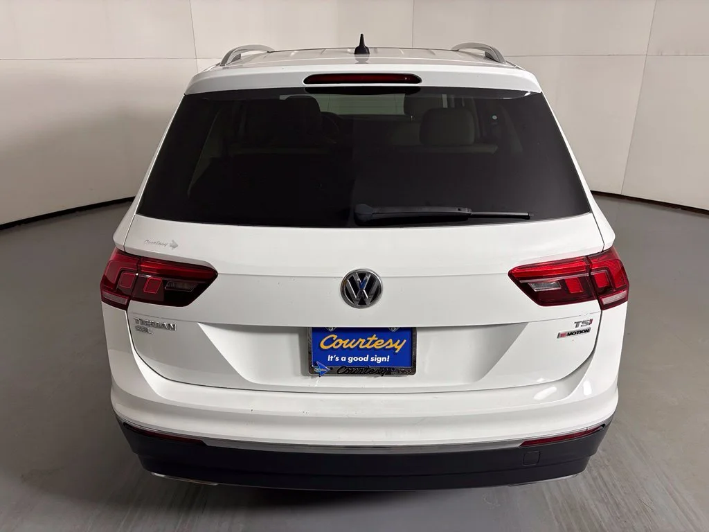 Used 2018  Volkswagen 2.0T SEL image 7