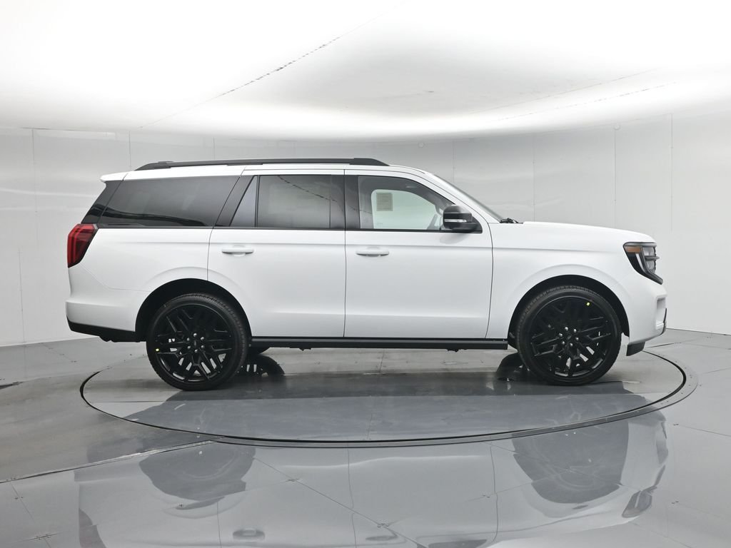 New 2026 Oxford White Ford Platinum image 30
