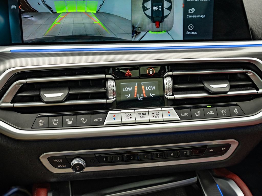 Used 2021 Black Sapphire Metallic BMW M50i image 35