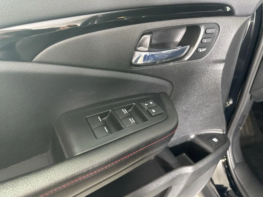 Used 2022 Crystal Black Pearl Honda Black Edition image 13