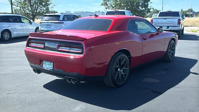 Used 2016 Redline Red Tricoat Pearl Dodge R/T Plus image 3