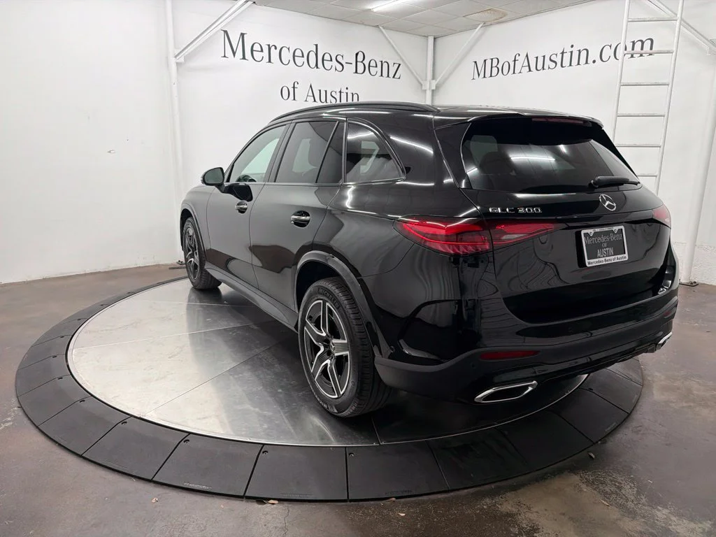 New 2027 Black Mercedes-Benz GLC 300 image 5