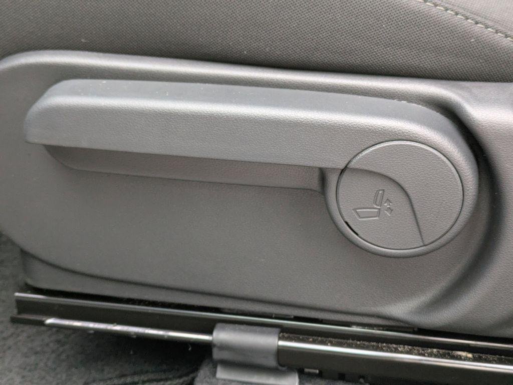 New 2026 White Hyundai SE FWD image 23