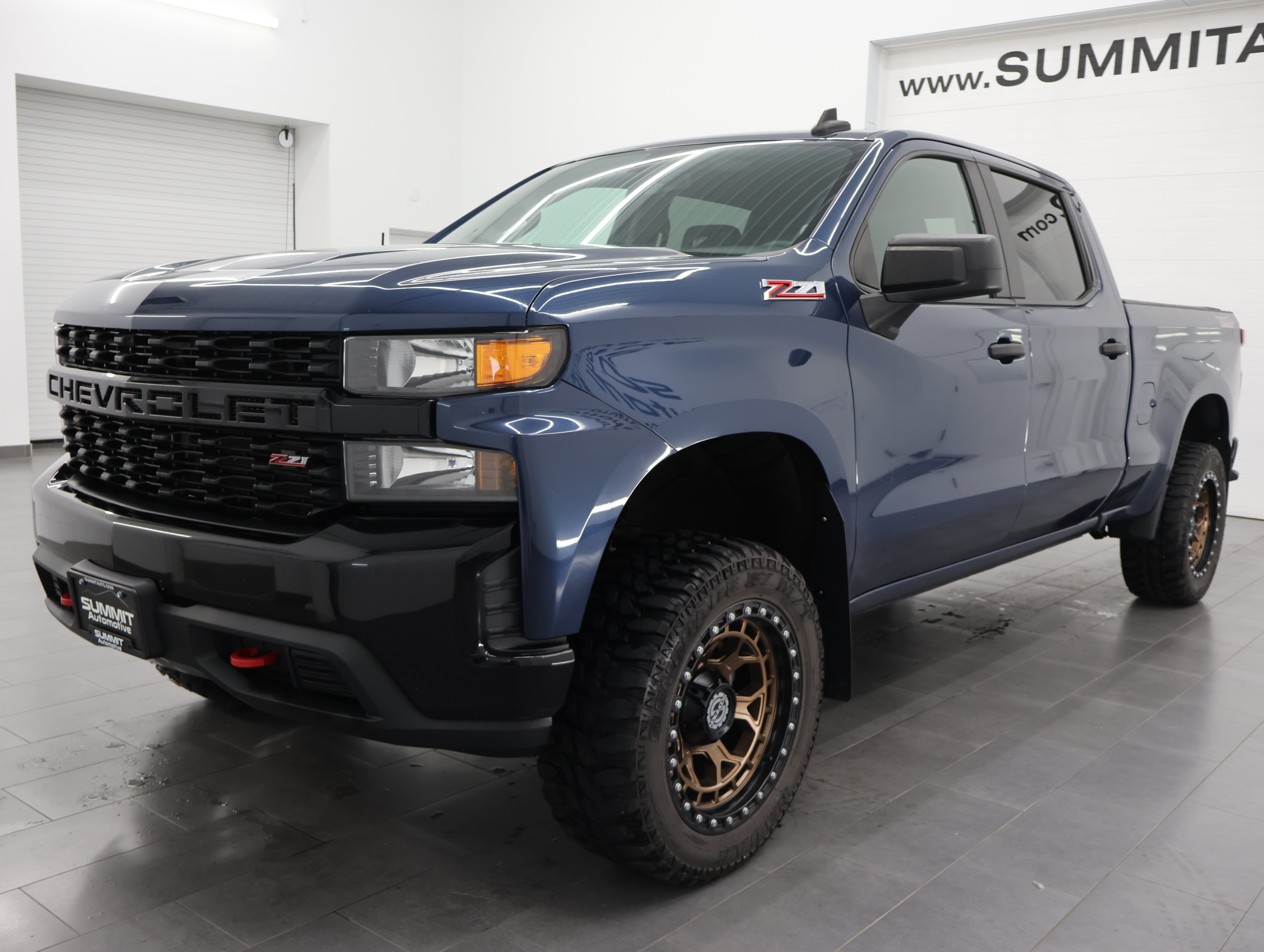 Used 2019 BLUE Chevrolet 4x4 Crew Cab Custom Trail Boss: CREW-LONG-CUSTOM-TRAIL BOSS-BACKUP CAM-Z71 image 6