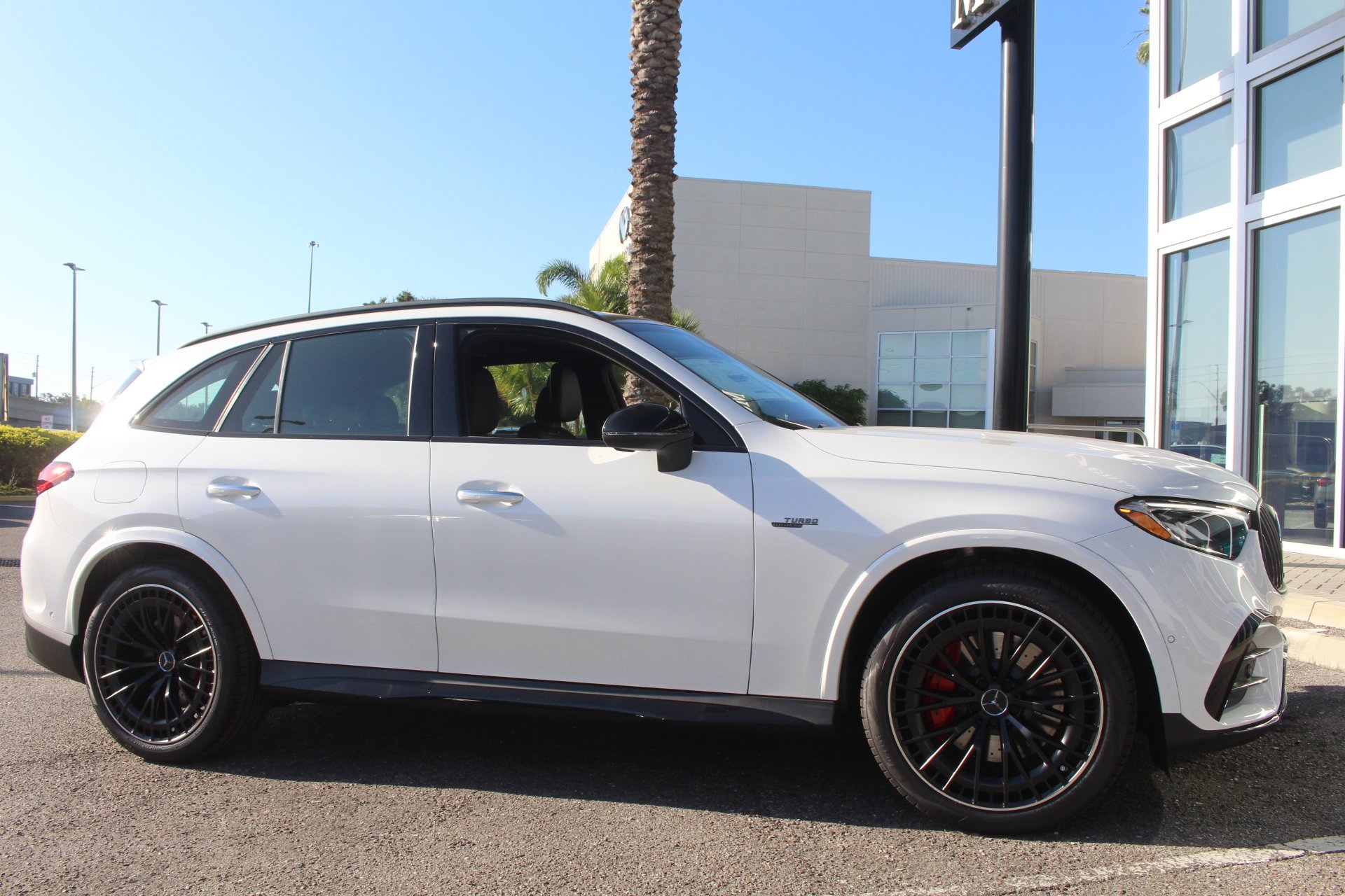 New 2026 MANUFAKTUR Moonlight White Metallic Mercedes-Benz AMG® GLC 43 image 38
