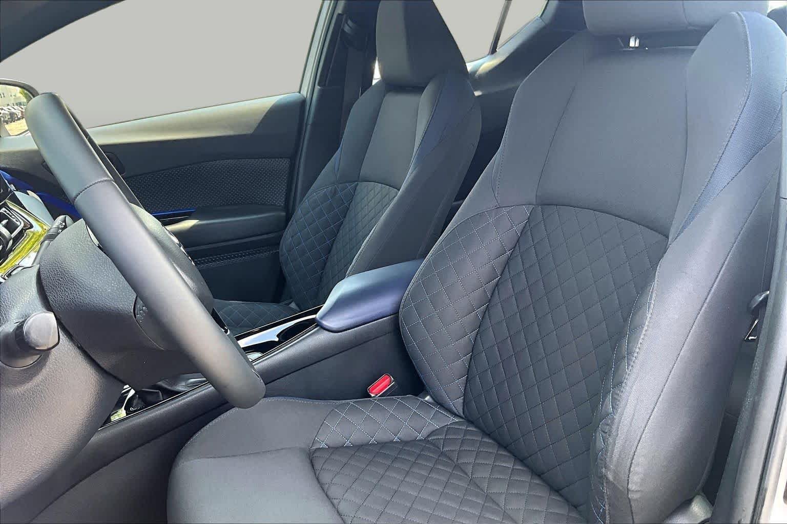 Used 2020 Silver Knockout Metallic Toyota XLE image 8