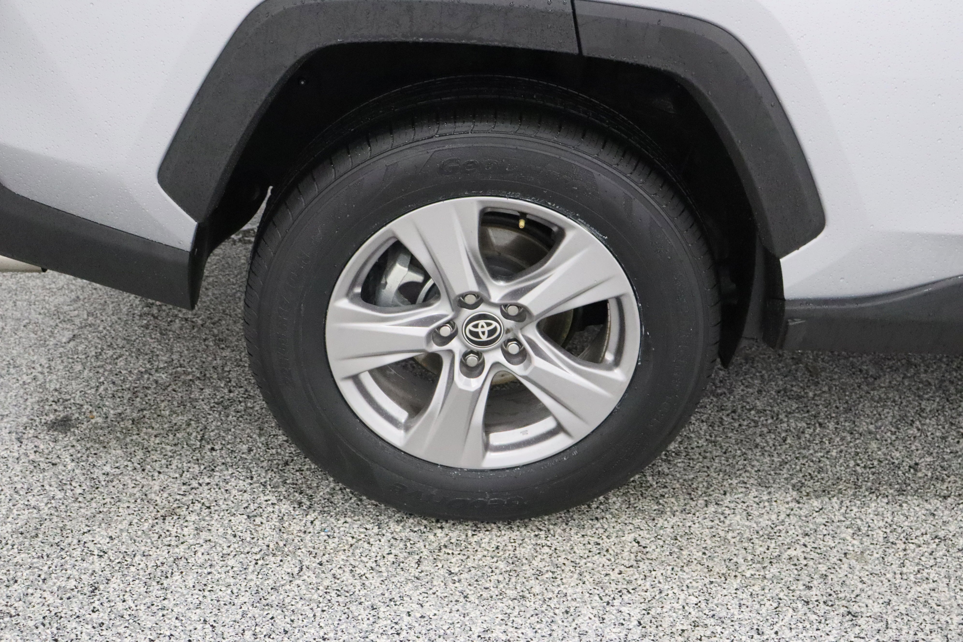 Certified Used 2025 Silver Sky Metallic Toyota XLE 2.5L image 6