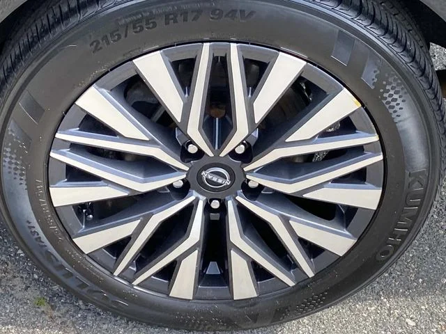 Used 2024 Black Nissan 2.5 SV image 27