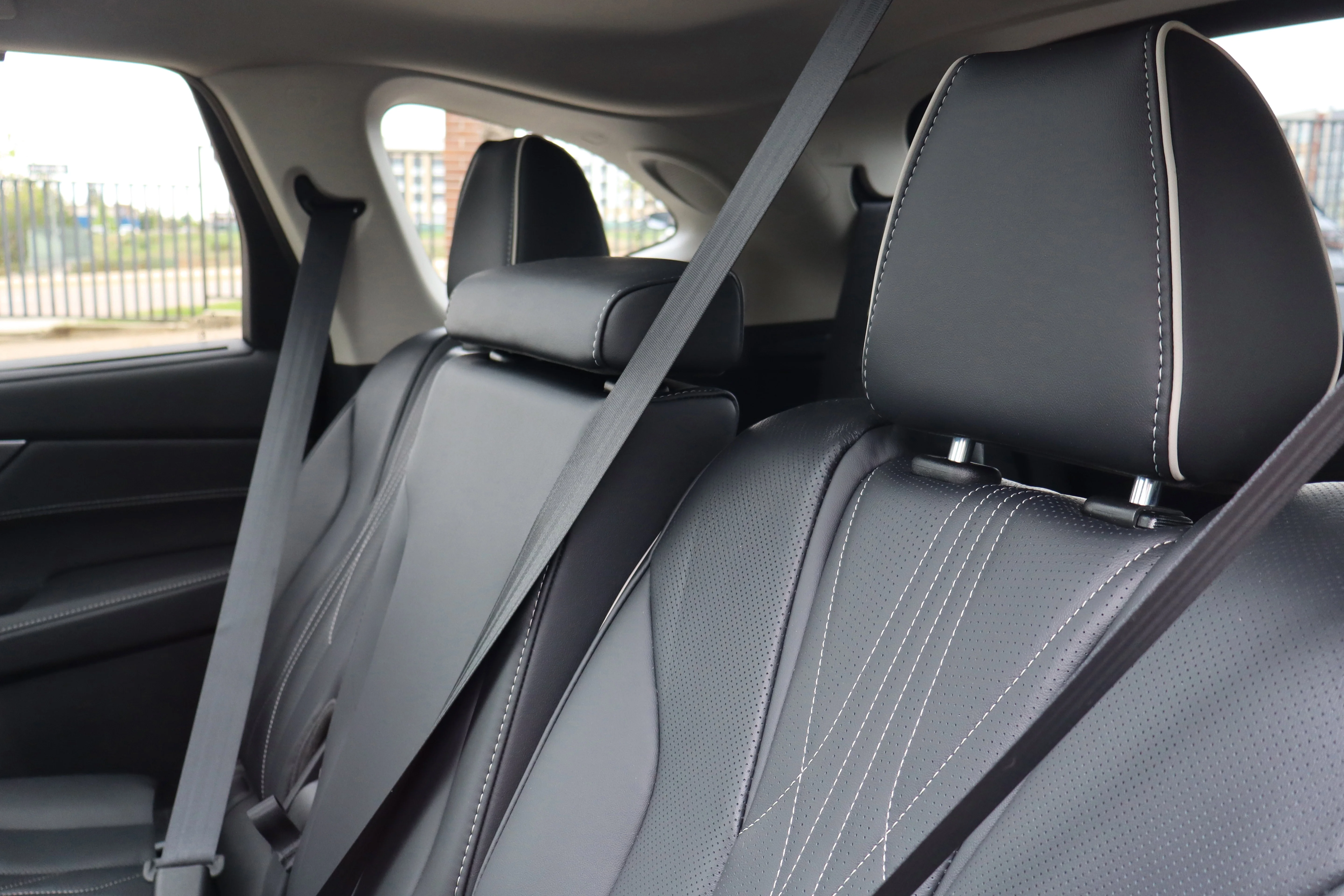 New 2026 Liquid Carbon Metallic Acura w/Advance Package image 25