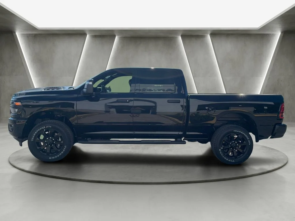 New 2026 Diamond Black Crystal Pearl-Coat Exterior Paint RAM Tradesman image 4