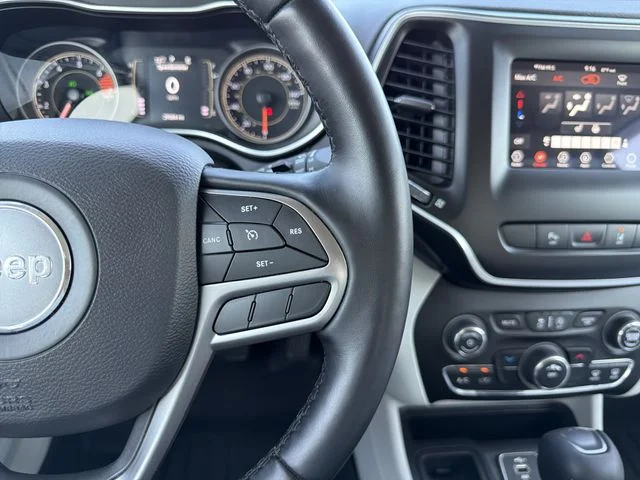 Used 2021 Beige Jeep Latitude Plus image 30