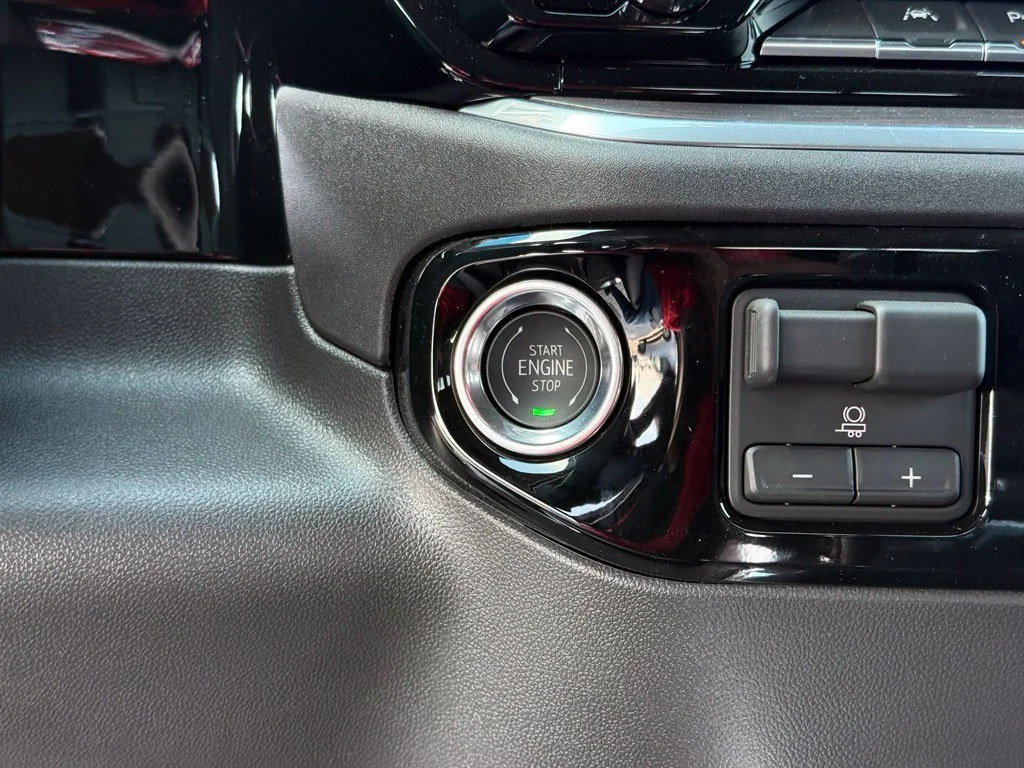 New 2026 Onyx Black GMC SLT image 28