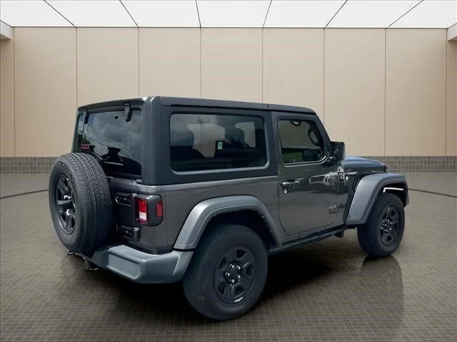 Used 2023 Gray Jeep Sport image 3