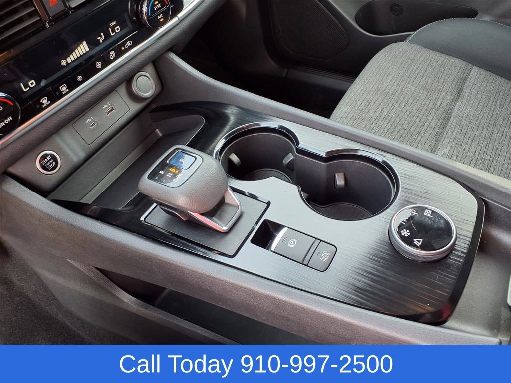Used 2022 Silver Nissan SV Intelligent AWD image 18