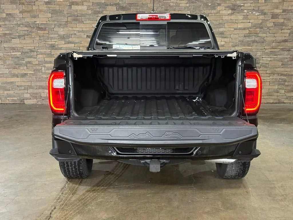 Used 2024 Onyx Black GMC Elevation image 8
