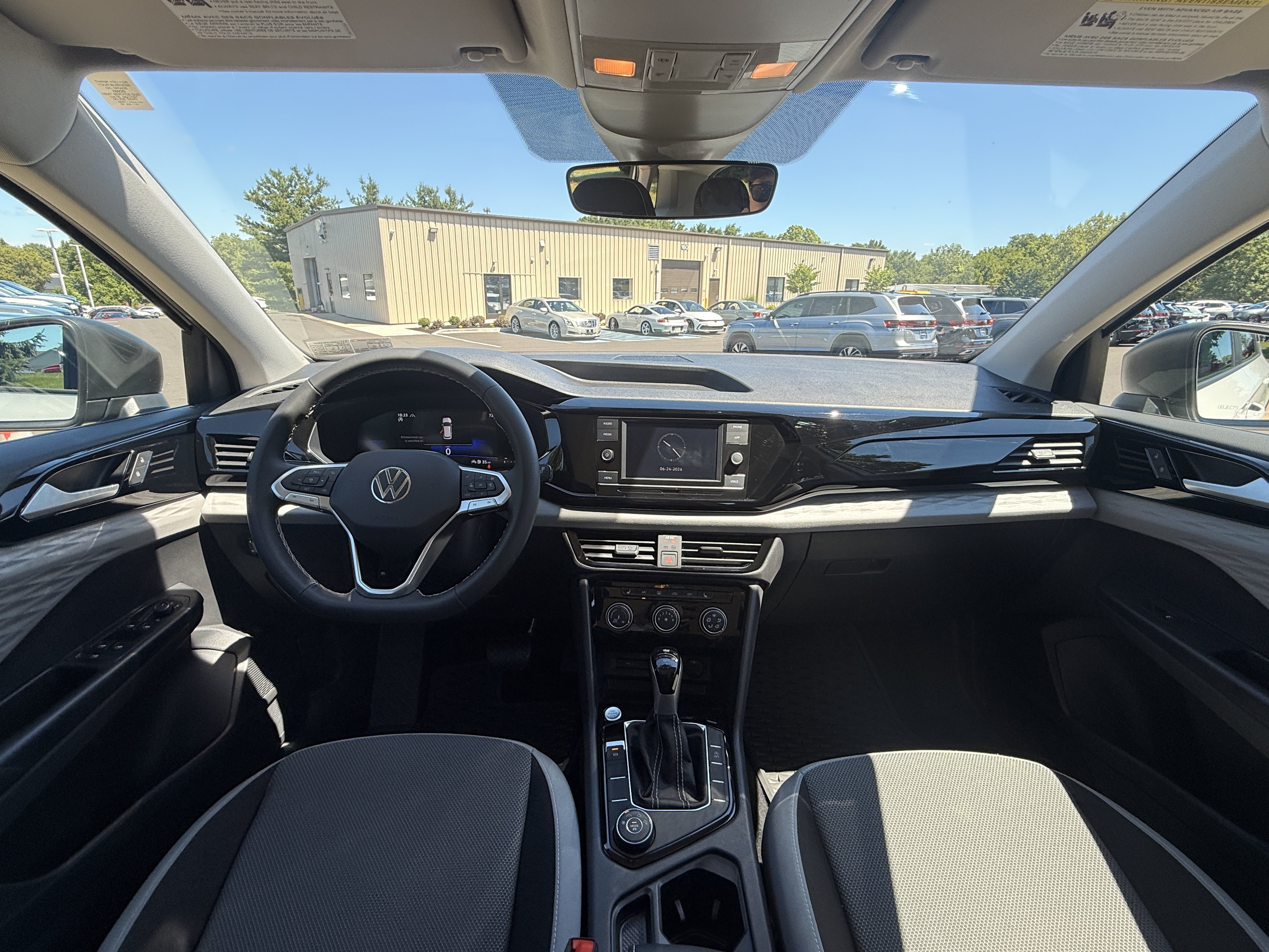 Used 2023 White Volkswagen S image 3
