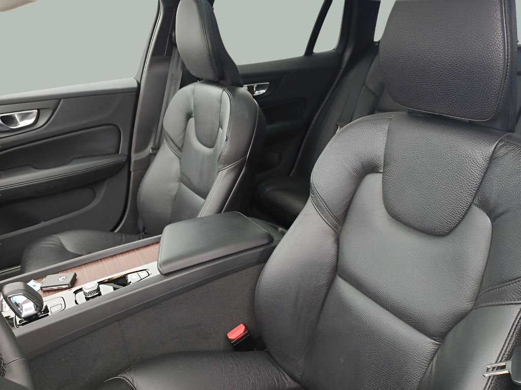 2025 Volvo V60 Cross Country Plus - Photo 14