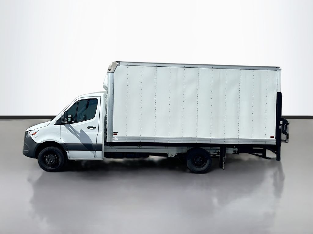 New 2026  Mercedes-Benz Knapheide Dry Box image 3