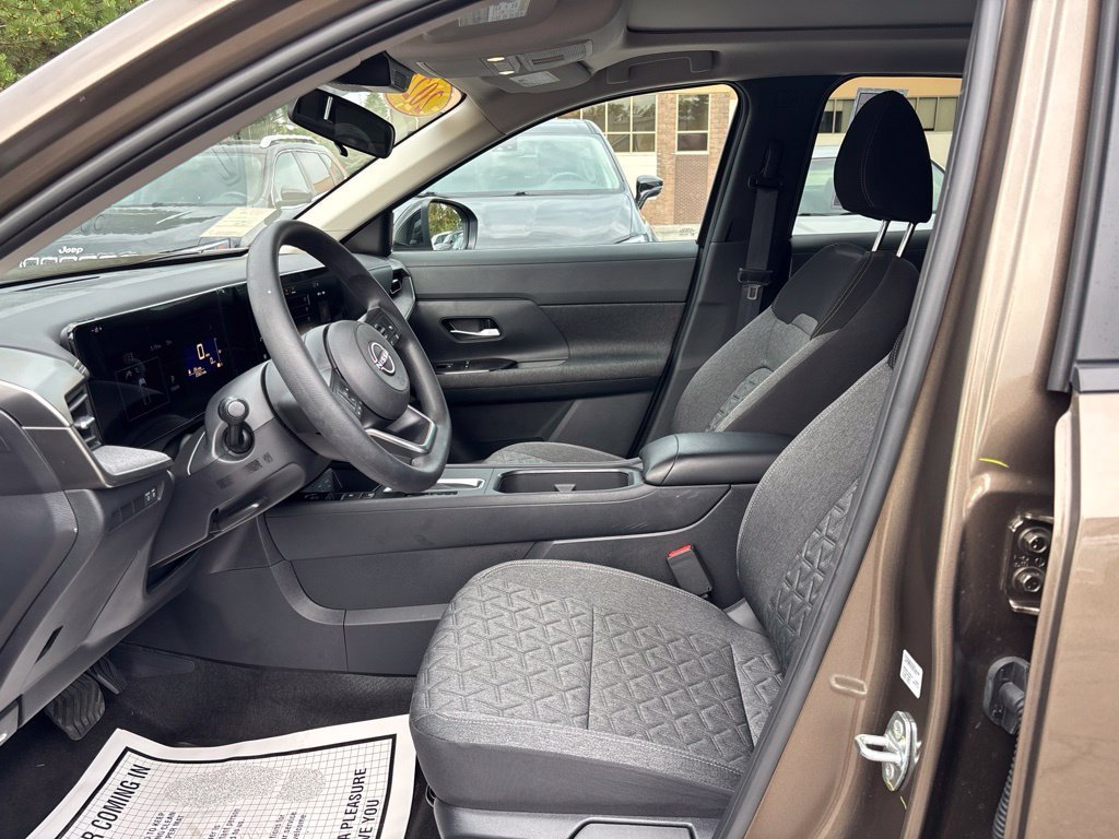 Used 2026 Brown Nissan SV image 18