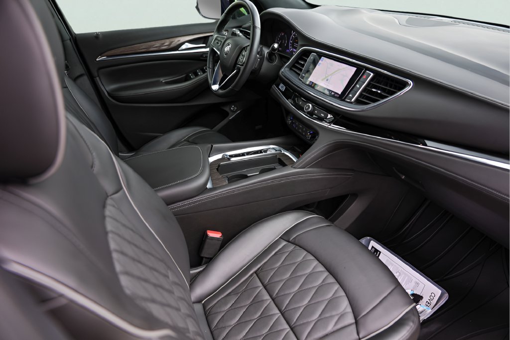 Used 2023 EBONY TWILIGHT METALLIC Buick Avenir image 32