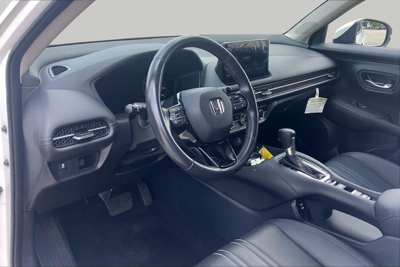 Used 2024 Platinum White Pearl Honda EX-L image 17
