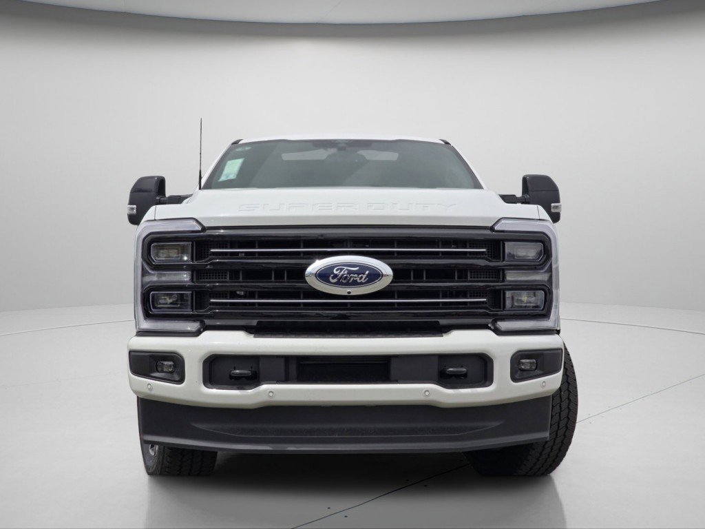 New 2026 Star White Metallic Tri-Coat Ford Platinum image 3