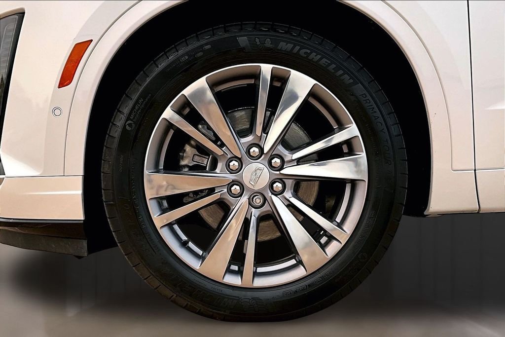 Used 2025 White Cadillac Premium Luxury image 8