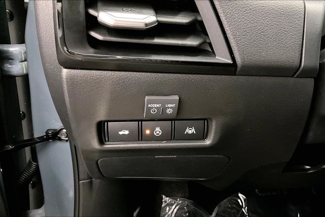 New 2026 Atlantic Gray/Super Black Nissan SR image 29