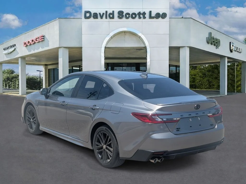 Used 2025  Toyota SE image 7