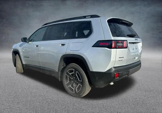 New 2026 Silver Zynith Clear-Coat Exterior Paint Jeep Limited image 11