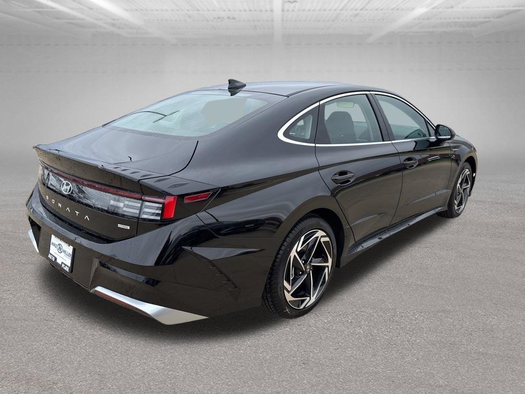 New 2026 Abyss Black Hyundai SEL Sport image 5