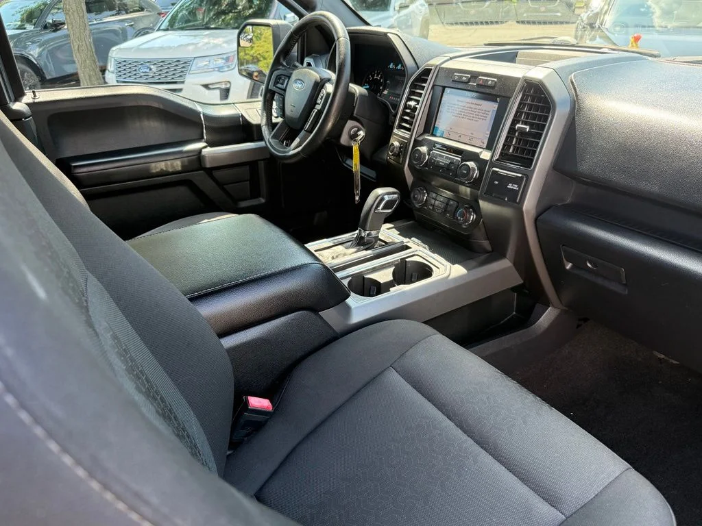Used 2019 Black Ford XLT image 31