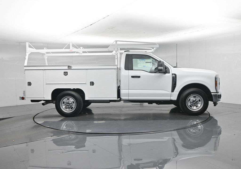 2026 Ford F-350 Super Duty Chassis Cab XL - Photo 28