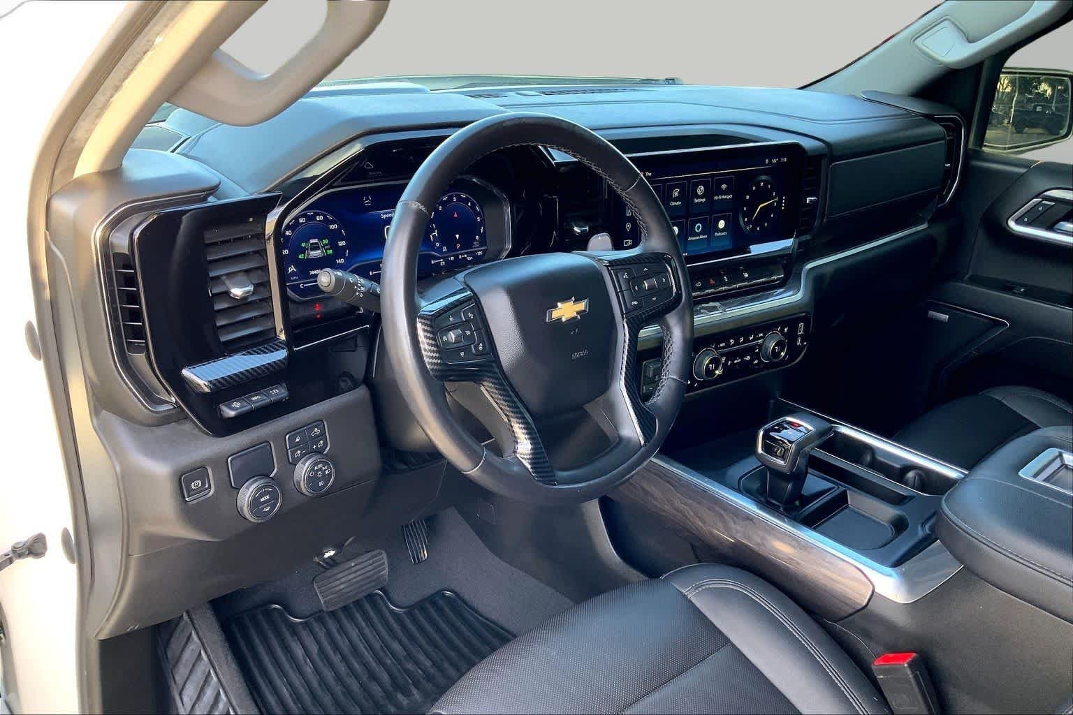 Used 2022 Summit White Chevrolet LTZ image 14