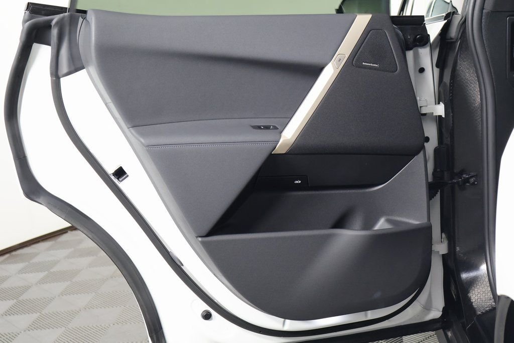 Certified Used 2025 Alpine White BMW xDrive50 image 13