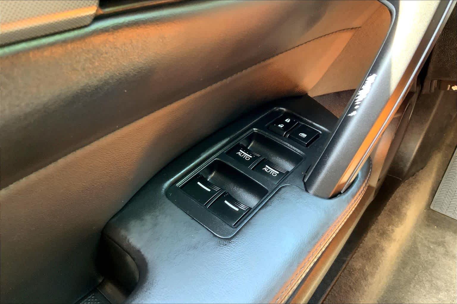 Used 2012 Graphite Luster Metallic Acura Tech Auto image 33